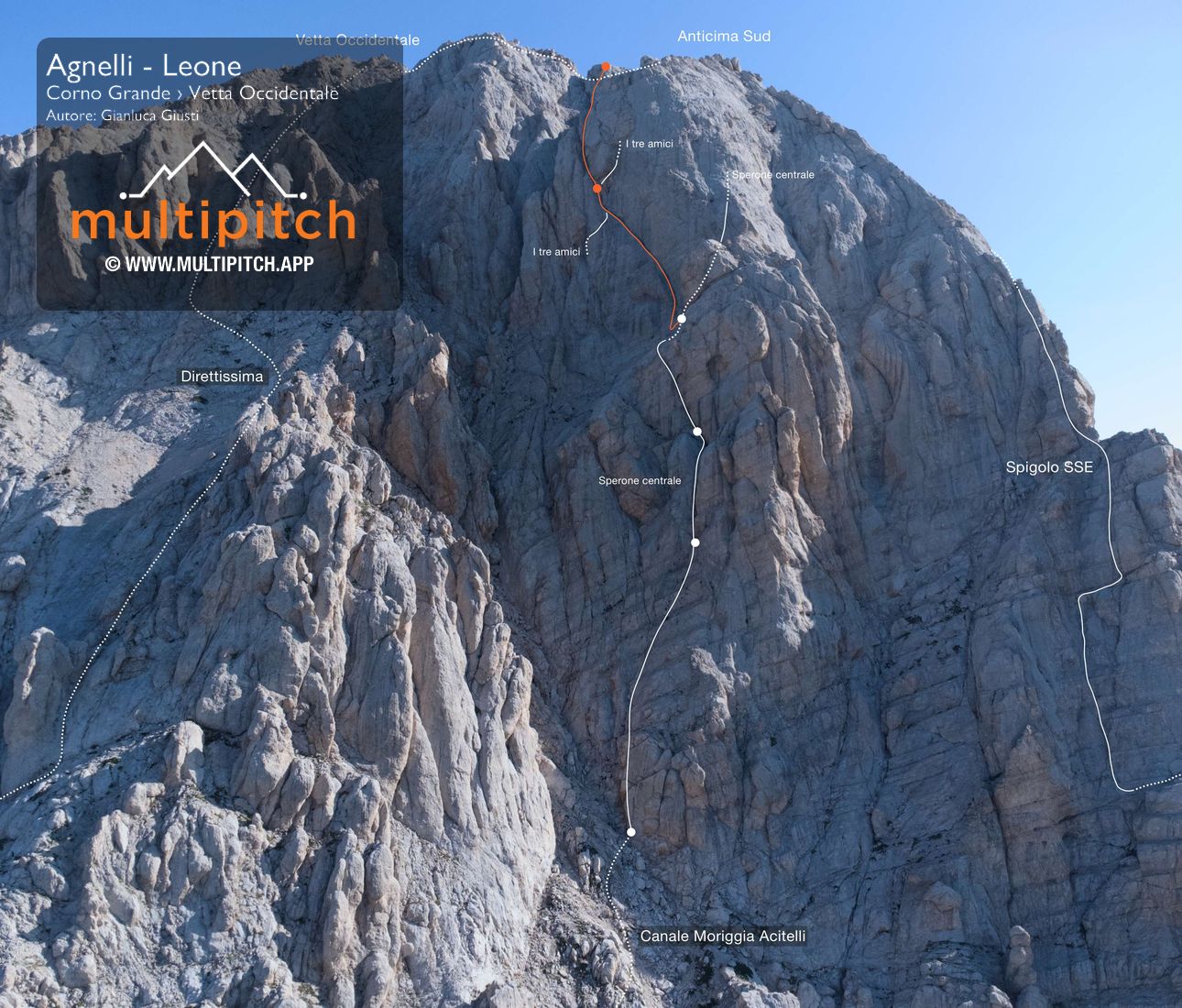 Itinerario piacevole della parete sud della vetta occidentale. Dopo i primi tre tiri in comune con lo sperone centrale devia verso l’evidente fessura obliqua per andare ad incrociare la via i tre amici sulla penultima sosta, proprio alla fine della fessura. Roccia buona nei tratti più impegnativi, f